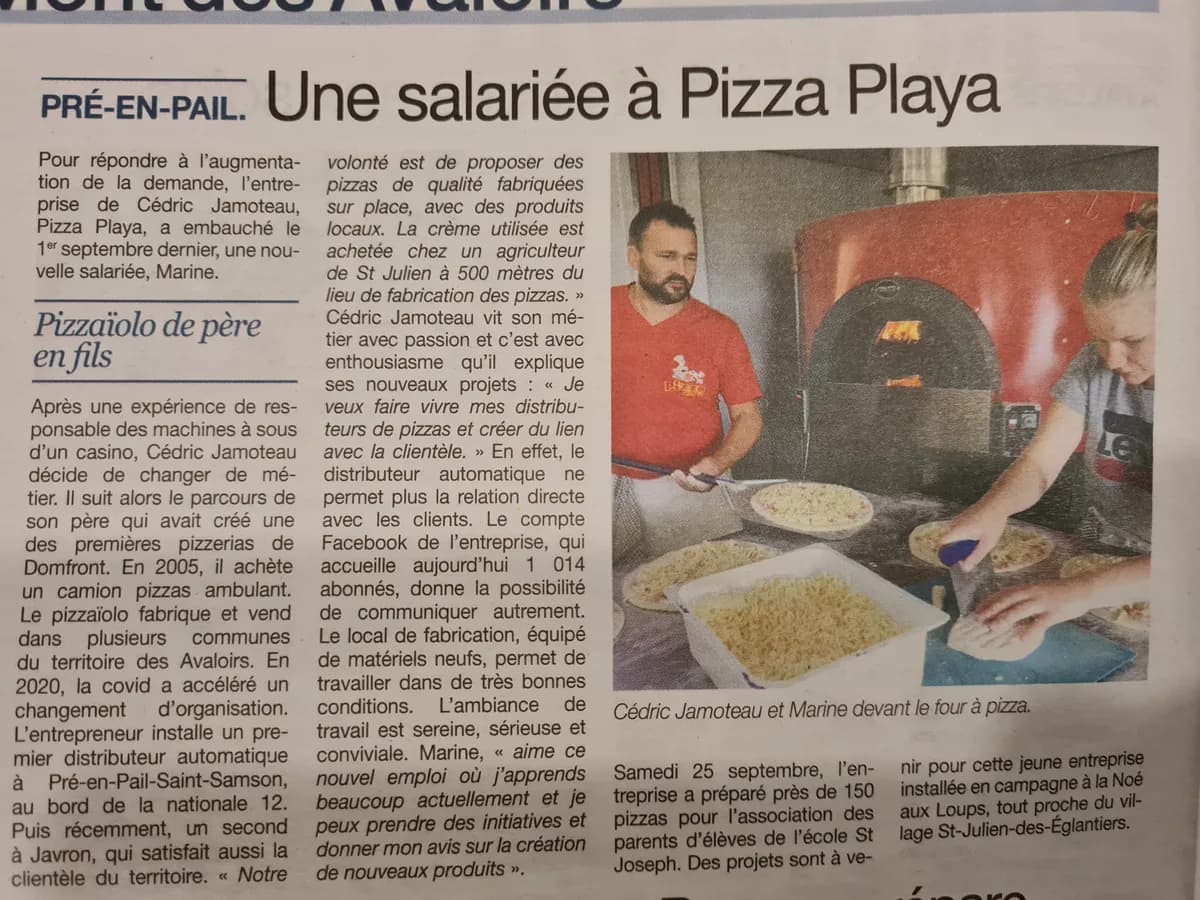 Une salariee a Pizza Playa